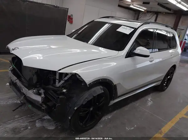 5UXCW2C09N9L77396 2022 BMW X7 - Image 2