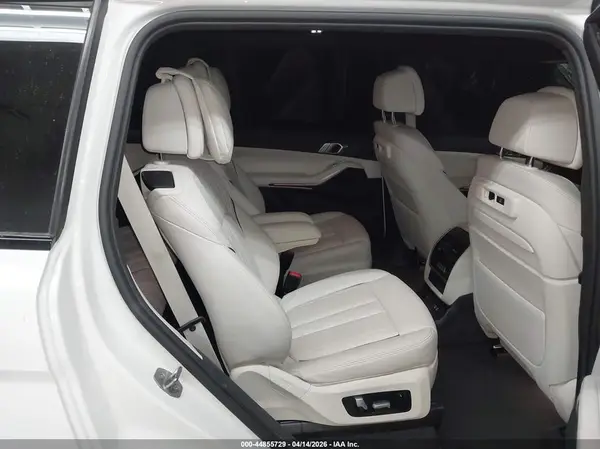 5UXCW2C09N9L77396 2022 BMW X7 - Image 8