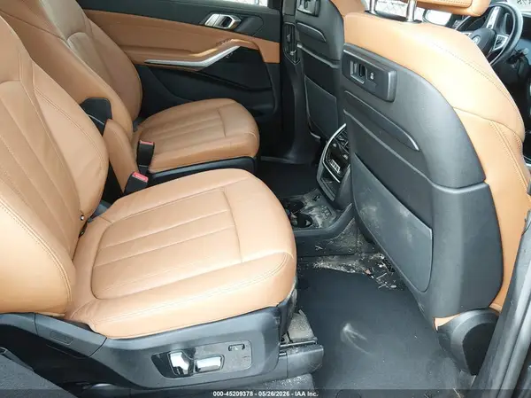 5UXCW2C09N9M04127 2022 BMW X7 - Image 8