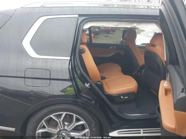 5UXCW2C09N9M37838 2022 BMW X7 - Image 8