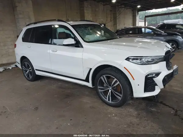 5UXCW2C09N9M82214 2022 BMW X7 - Image 1