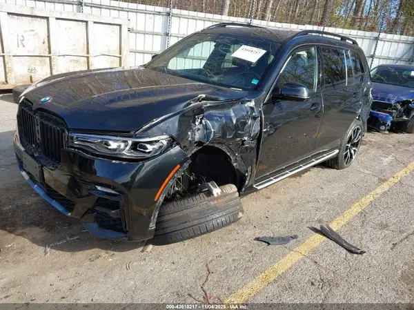 5UXCW2C09N9M89860 2022 BMW X7 - Image 2