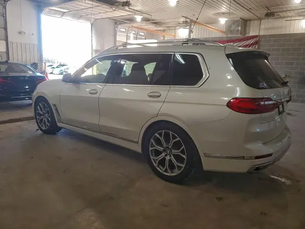 5UXCW2C0XL9B07061 2020 BMW X7 - Image 2