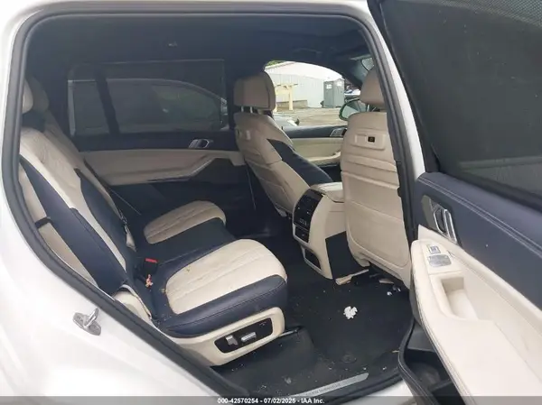 5UXCW2C0XL9B44238 2020 BMW X7 - Image 8