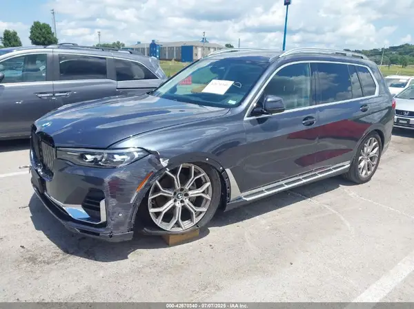 5UXCW2C0XL9B68653 2020 BMW X7 - Image 2