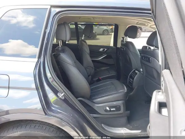 5UXCW2C0XL9B68653 2020 BMW X7 - Image 8