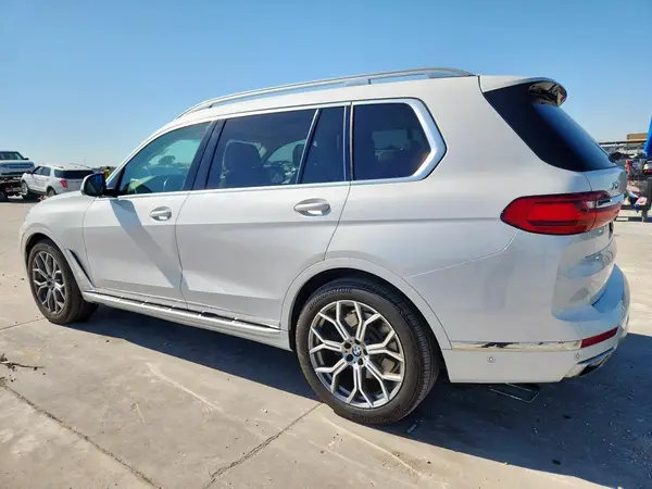 5UXCW2C0XL9B86053 2020 BMW X7 - Image 2