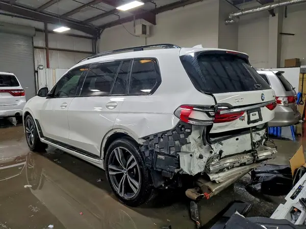 5UXCW2C0XL9C22730 2020 BMW X7 - Image 2