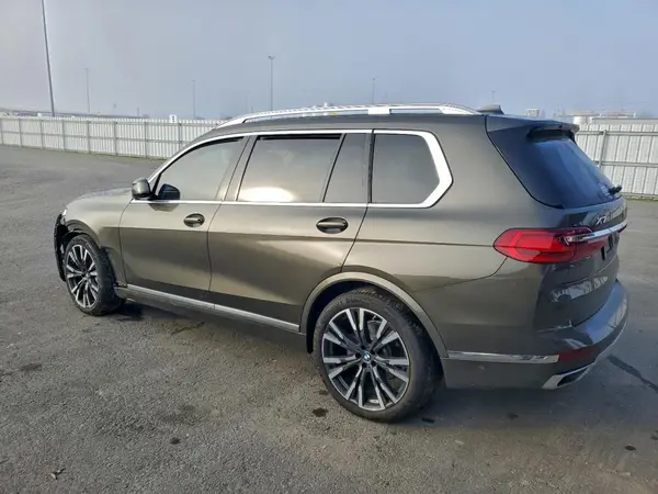 5UXCW2C0XL9C38233 2020 BMW X7 - Image 2