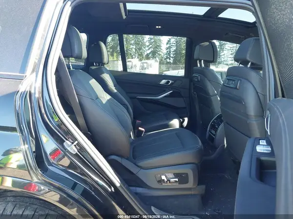 5UXCW2C0XM9E24288 2021 BMW X7 - Image 8