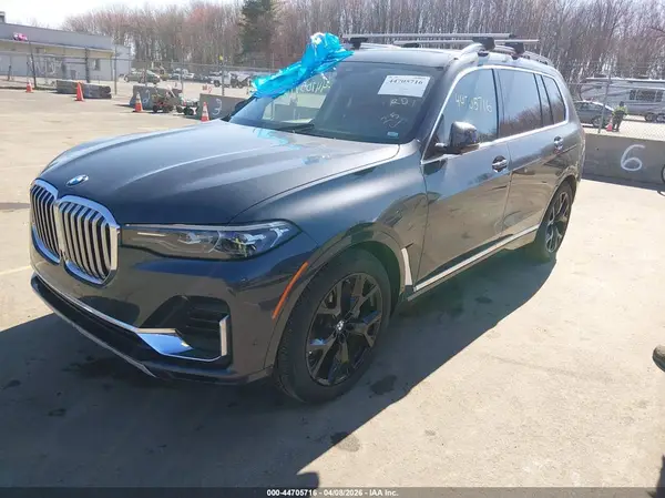 5UXCW2C0XM9E79081 2021 BMW X7 - Image 2