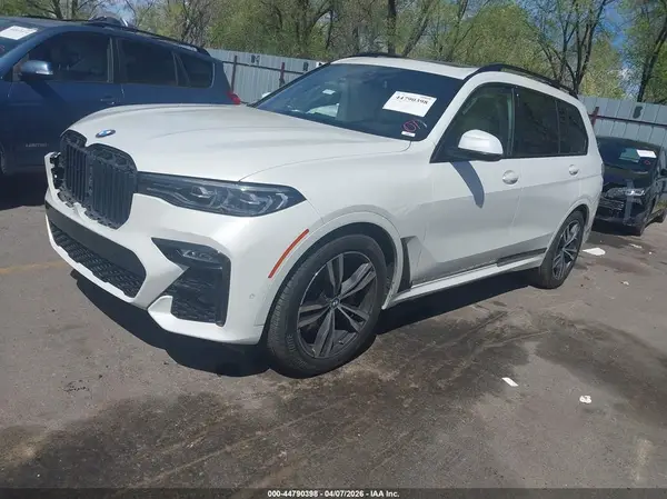 5UXCW2C0XM9F12001 2021 BMW X7 - Image 2