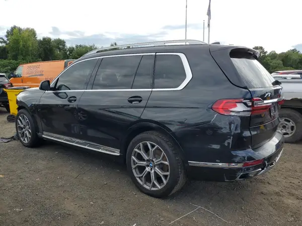 5UXCW2C0XM9F32765 2021 BMW X7 - Image 2