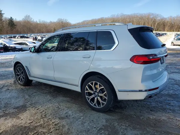 5UXCW2C0XM9F34452 2021 BMW X7 - Image 2