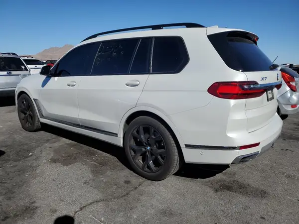 5UXCW2C0XM9F56239 2021 BMW X7 - Image 2