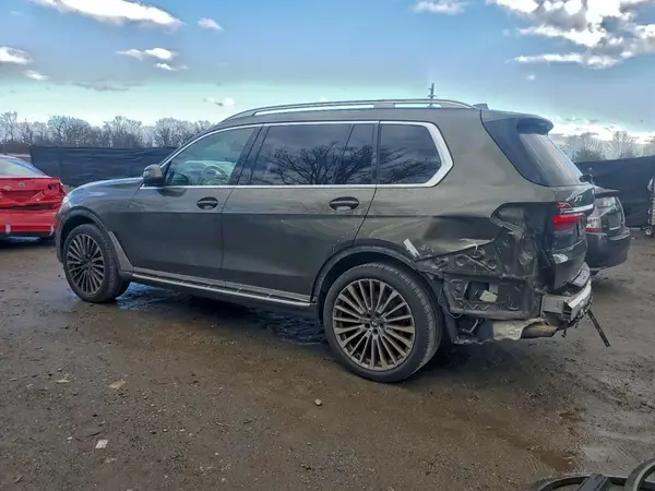 5UXCW2C0XM9F57133 2021 BMW X7 - Image 2