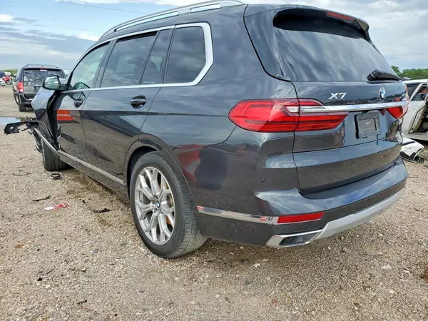 5UXCW2C0XM9G15855 2021 BMW X7 - Image 2
