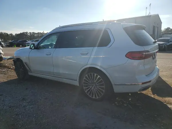 5UXCW2C0XM9H58613 2021 BMW X7 - Image 2