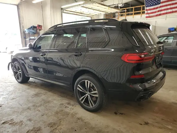 5UXCW2C0XN9J70239 2022 BMW X7 - Image 2