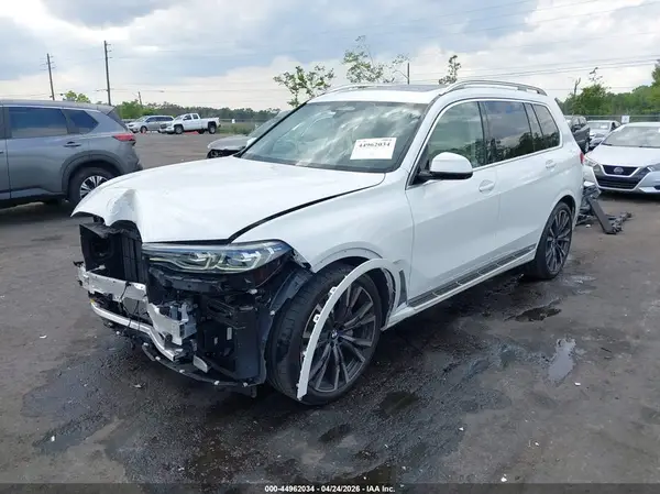 5UXCW2C0XN9J96355 2022 BMW X7 - Image 2