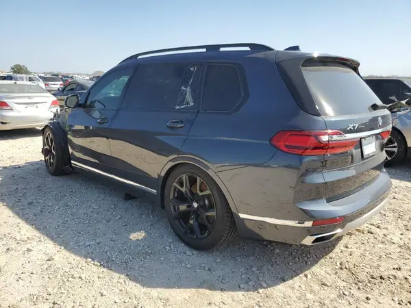 5UXCW2C0XN9K10156 2022 BMW X7 - Image 2