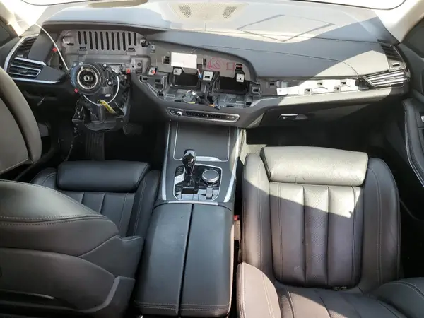 5UXCW2C0XN9K10156 2022 BMW X7 - Image 8