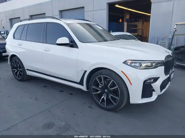 5UXCW2C0XN9M26881 2022 BMW X7 - Image 1