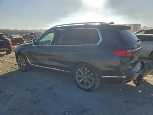 5UXCW2C50KL081564 2019 BMW X7 - Image 2