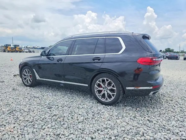 5UXCW2C50KL083945 2019 BMW X7 - Image 2