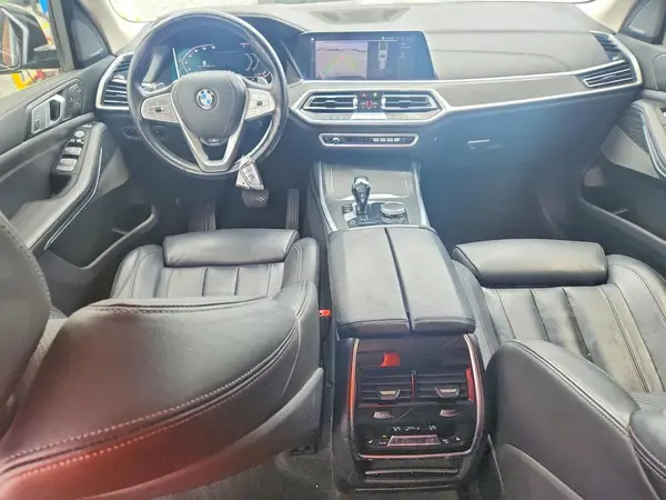 5UXCW2C50KL083945 2019 BMW X7 - Image 8