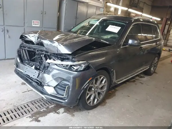 5UXCW2C50KL087462 2019 BMW X7 - Image 2