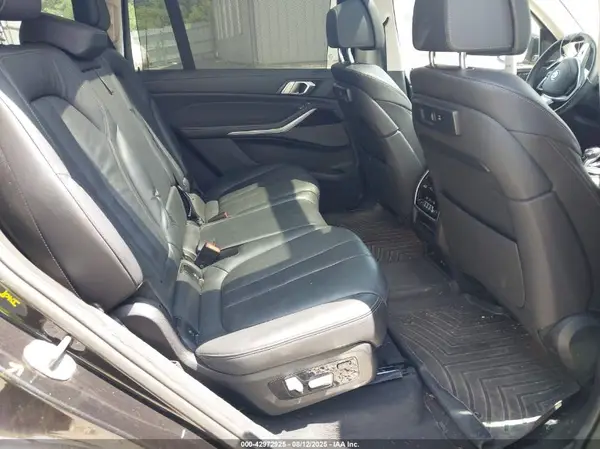 5UXCW2C50KL087753 2019 BMW X7 - Image 8