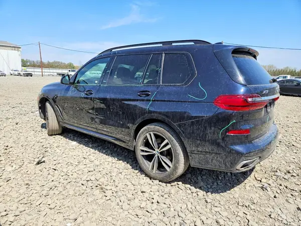 5UXCW2C50KL088224 2019 BMW X7 - Image 2