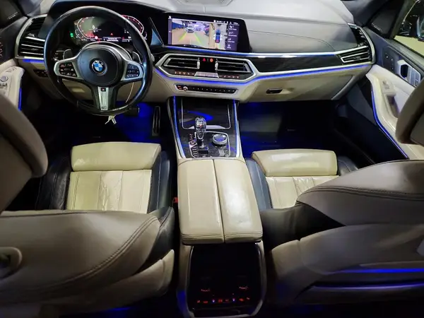 5UXCW2C50KLB43760 2019 BMW X7 - Image 8