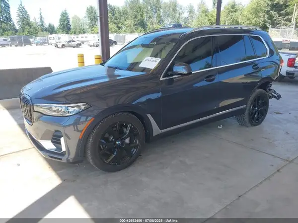5UXCW2C51KL085283 2019 BMW X7 - Image 2