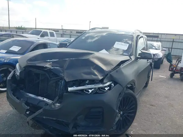 5UXCW2C52KL083302 2019 BMW X7 - Image 2