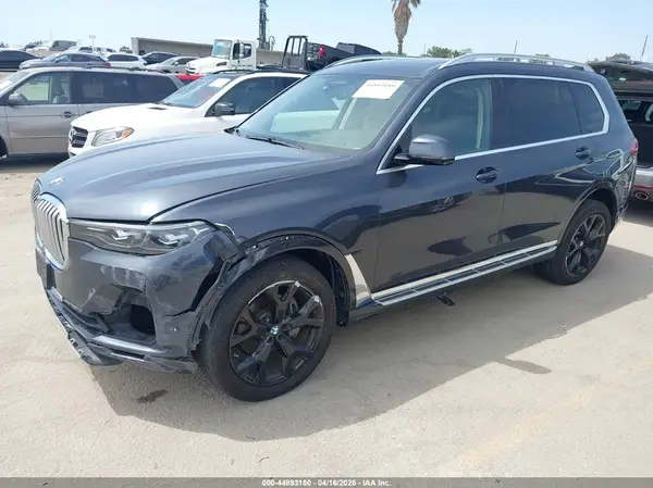 5UXCW2C53KL083843 2019 BMW X7 - Image 2