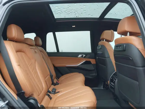 5UXCW2C53KL085995 2019 BMW X7 - Image 8