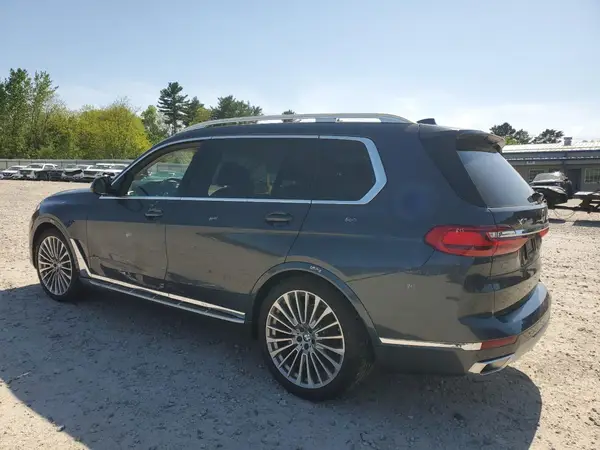 5UXCW2C54KL082619 2019 BMW X7 - Image 2