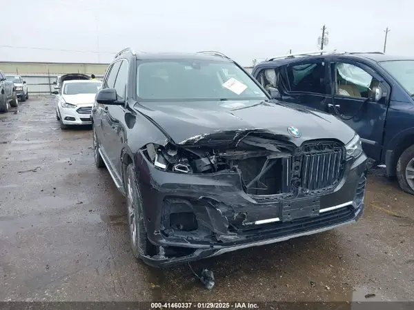 5UXCW2C54KL084175 2019 BMW X7 - Image 1