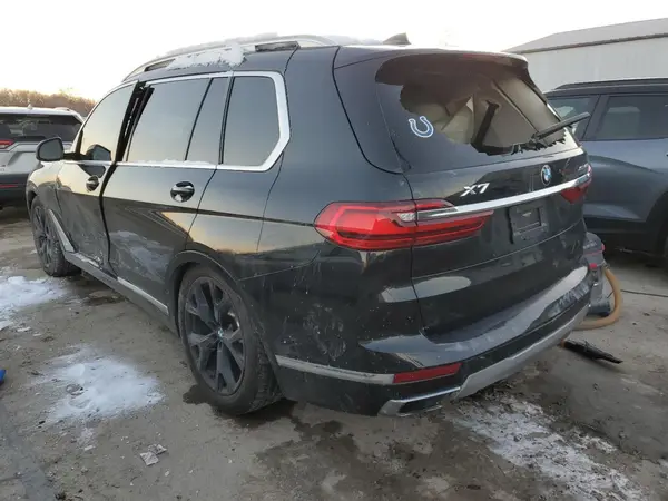 5UXCW2C54KL085004 2019 BMW X7 - Image 2