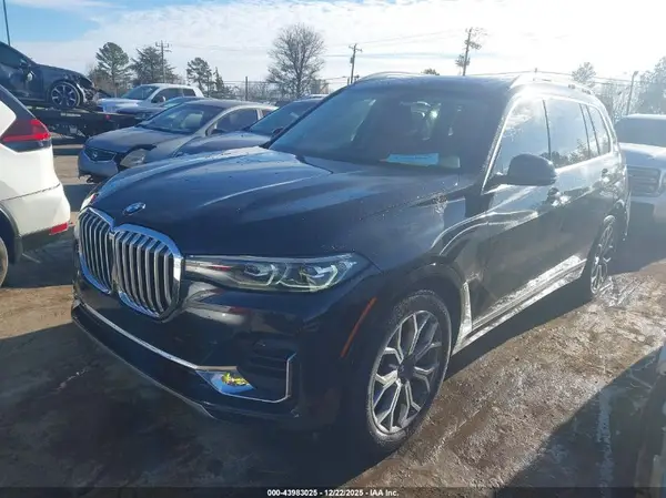 5UXCW2C54KL089148 2019 BMW X7 - Image 2