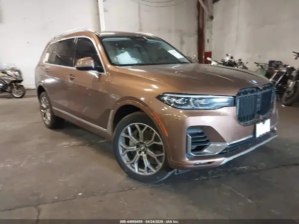 5UXCW2C54KLB43437 2019 BMW X7 - Image 1