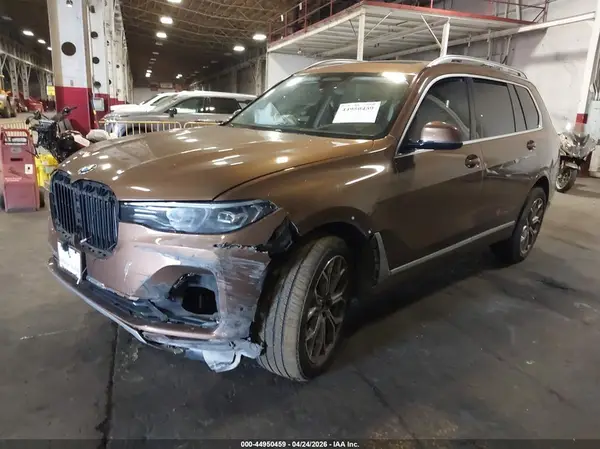 5UXCW2C54KLB43437 2019 BMW X7 - Image 2
