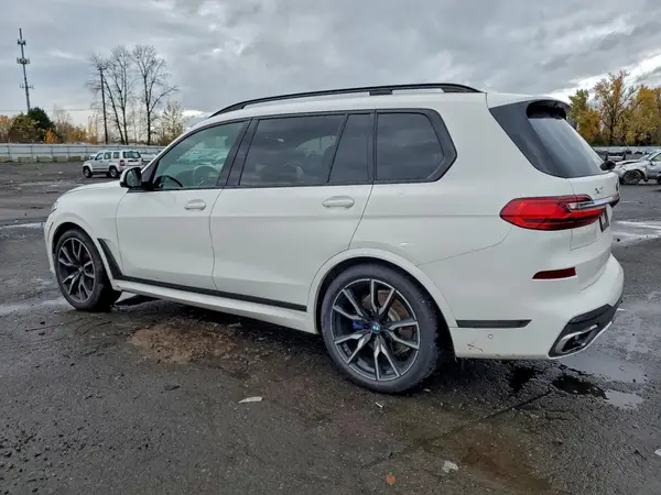 5UXCW2C55KL082998 2019 BMW X7 - Image 2