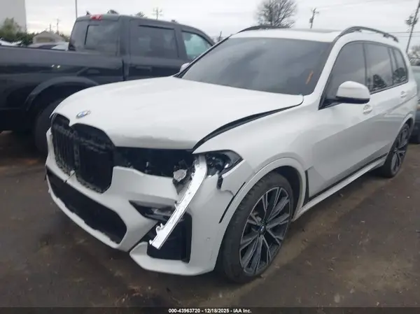 5UXCW2C55KL085769 2019 BMW X7 - Image 2
