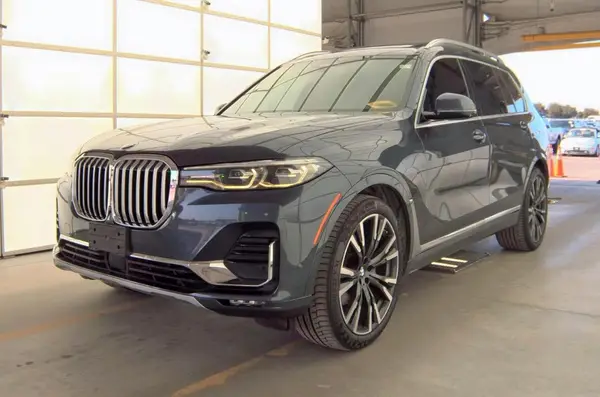 5UXCW2C55KLB43477 2019 BMW X7 - Image 2