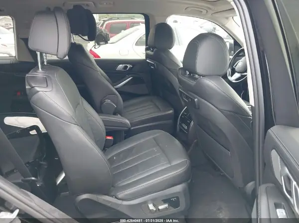 5UXCW2C56KL082878 2019 BMW X7 - Image 8