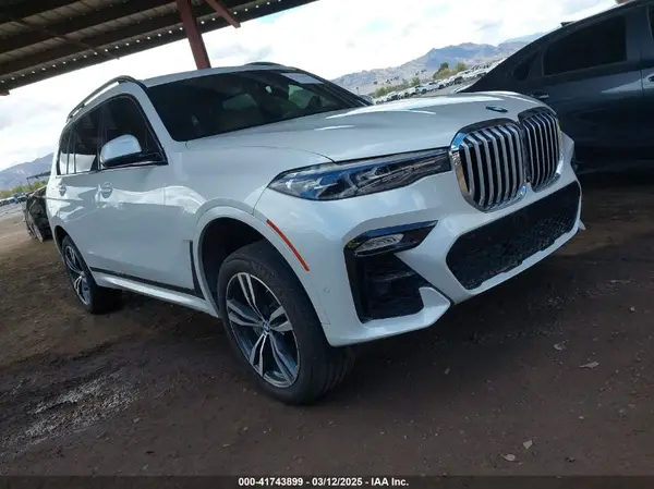 5UXCW2C56KL083156 2019 BMW X7 - Image 1