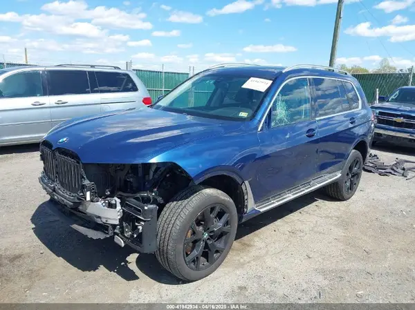 5UXCW2C56KL083870 2019 BMW X7 - Image 2